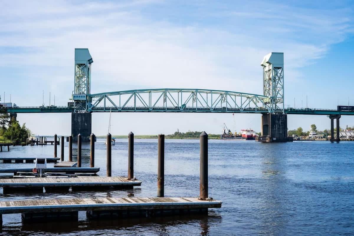 Riverwalk 118 - River & Battleship Views Wilmington Exterior photo